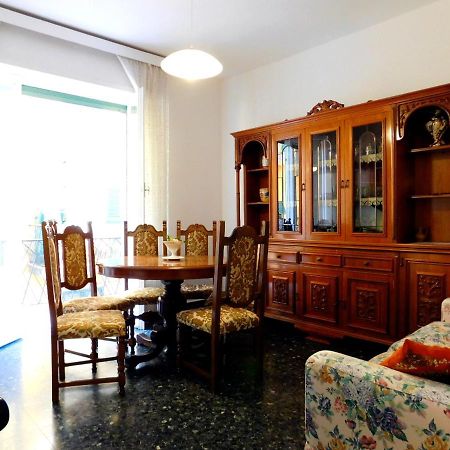 a levanto, trilocale vicino alla stazione Esterno foto