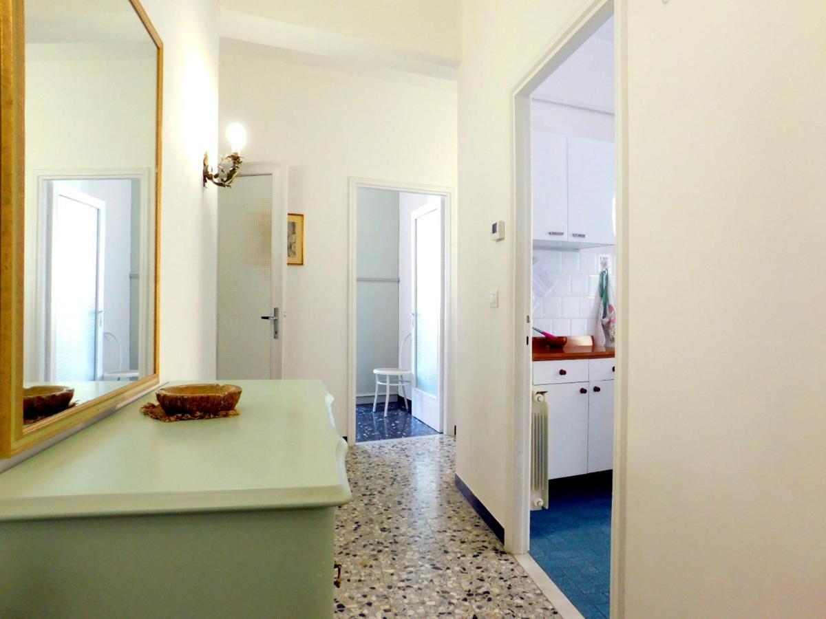 a levanto, trilocale vicino alla stazione Esterno foto