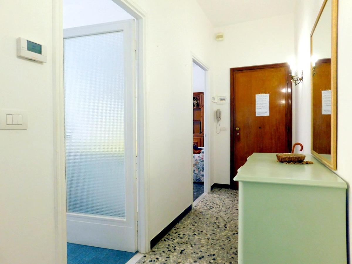 a levanto, trilocale vicino alla stazione Esterno foto