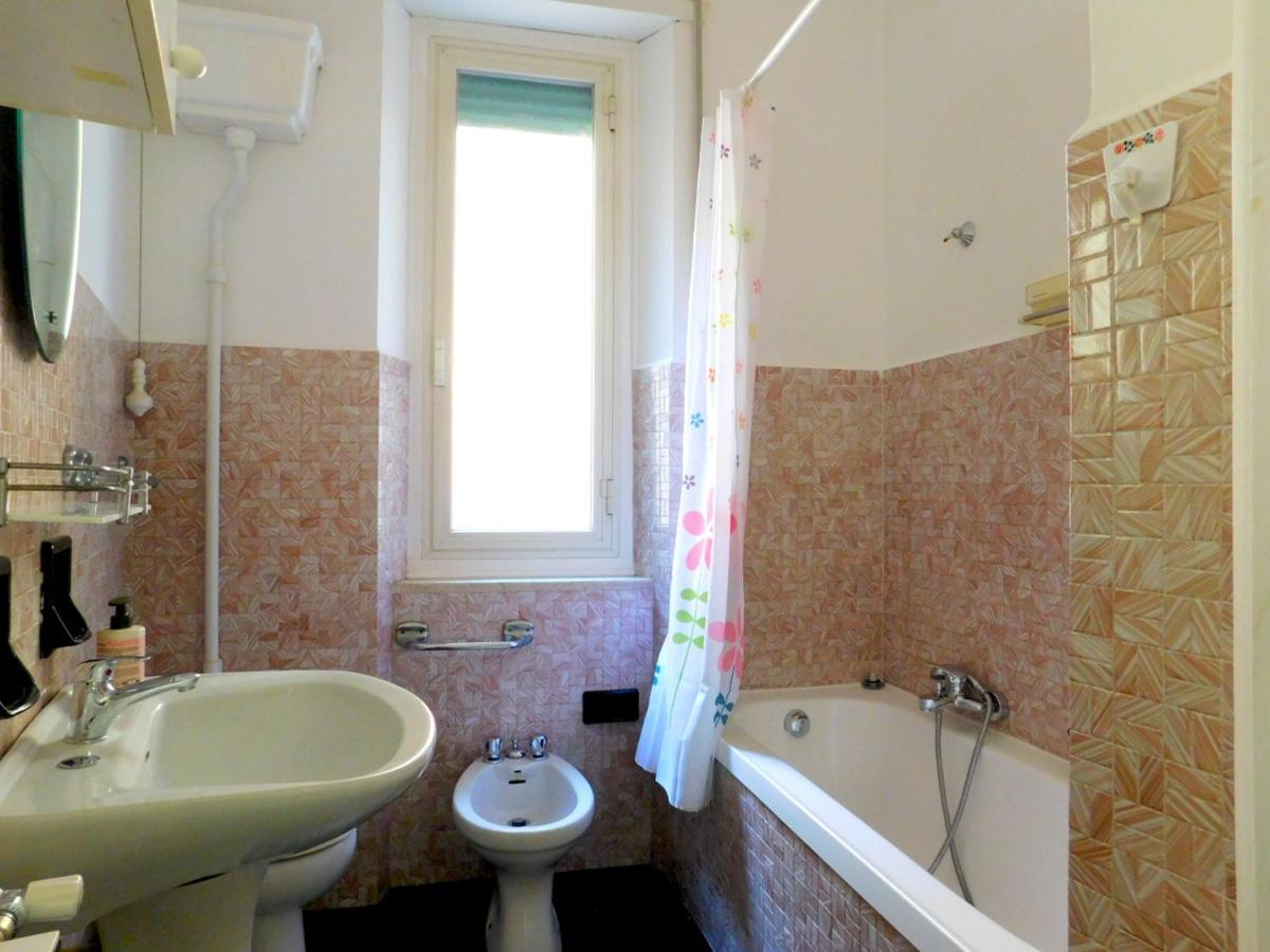 a levanto, trilocale vicino alla stazione Esterno foto